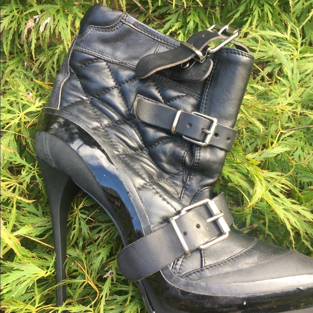 Burberry Women’s Ankle Boots Black Quilted Size 10 - Picture 3 of 8